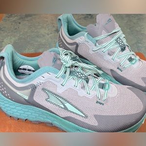 Women’s - Size 9 - Altra Timp 4